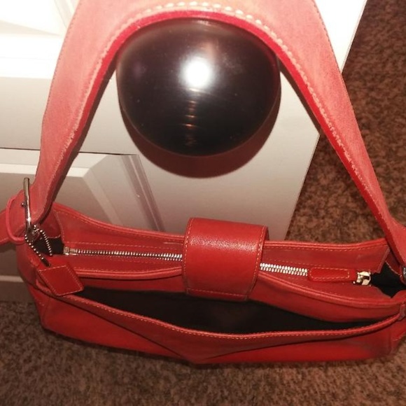 Coach Handbags - Vintage Coach Leather Hampton 7783 Shoulder Bag